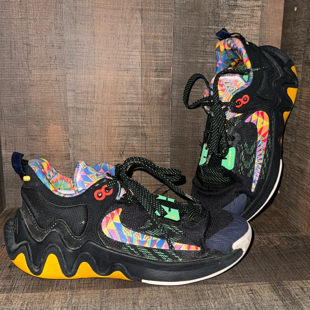 NIKE GIANNIS IMMORTALITY‎ 2 Sneakers- size 5Y